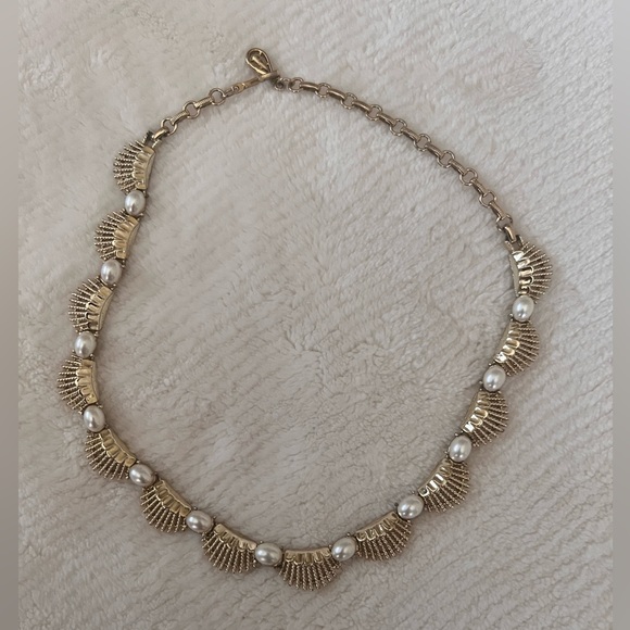 Vintage Coro Simulated Pearl Gold-Tone Feather Necklace - Picture 3 of 7